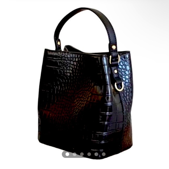 AOTA crocodile crossbody - Picture 1 of 3